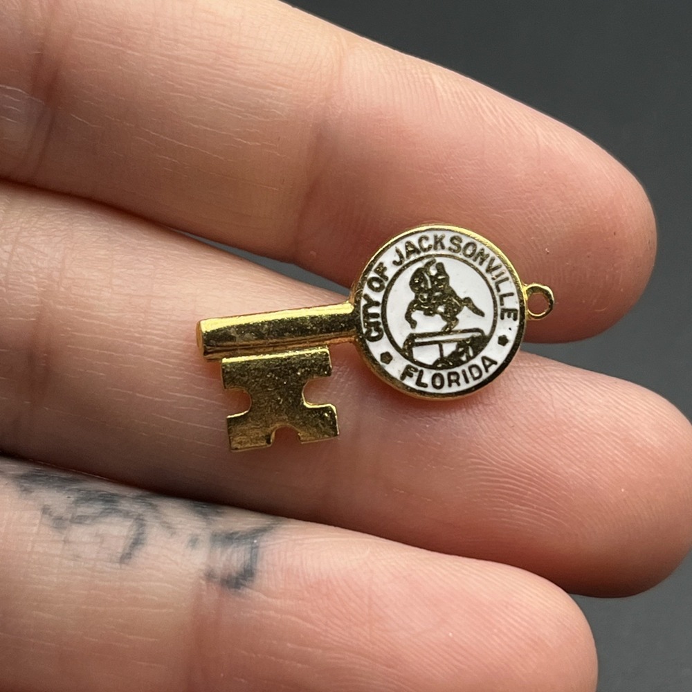 Key To The City Of Jacksonville Florida Lapel Hat Pin